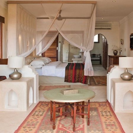 Swahili Villa Coco 2Br Apartment 700M To Beach Mombasa Exterior photo