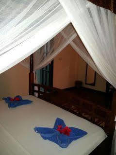 Swahili Villa Coco 2Br Apartment 700M To Beach Mombasa Exterior photo