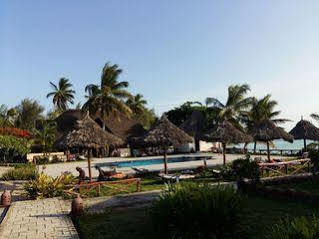 Swahili Villa Coco 2Br Apartment 700M To Beach Mombasa Exterior photo